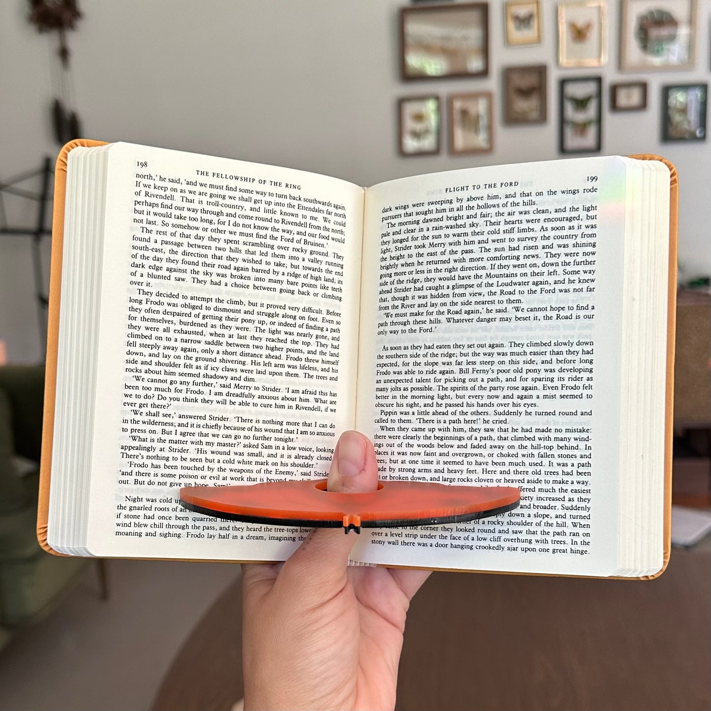 Monarch butterfly page holder