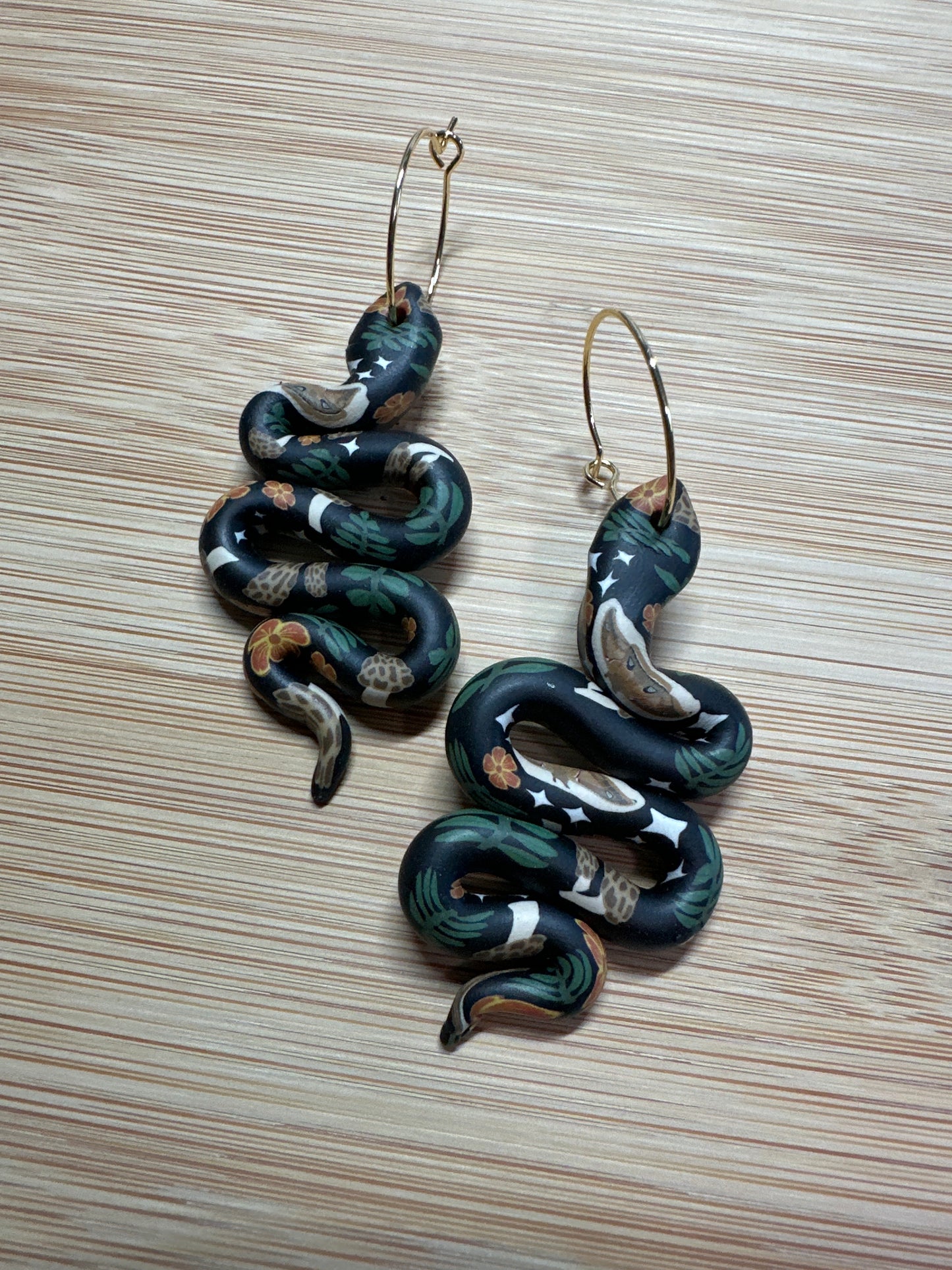 Polyphemus collage snake dangles